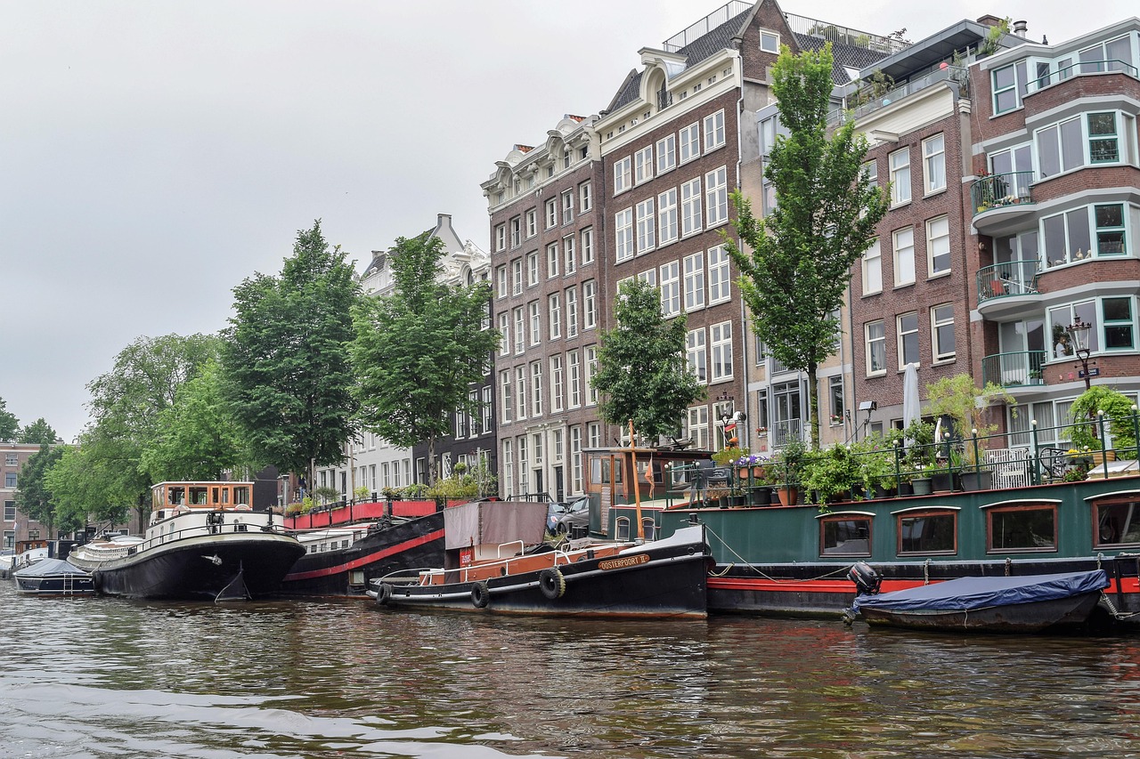 Amsterdam's Fake-Photo Problem: What Officials, Experts and Key Figures Are Saying