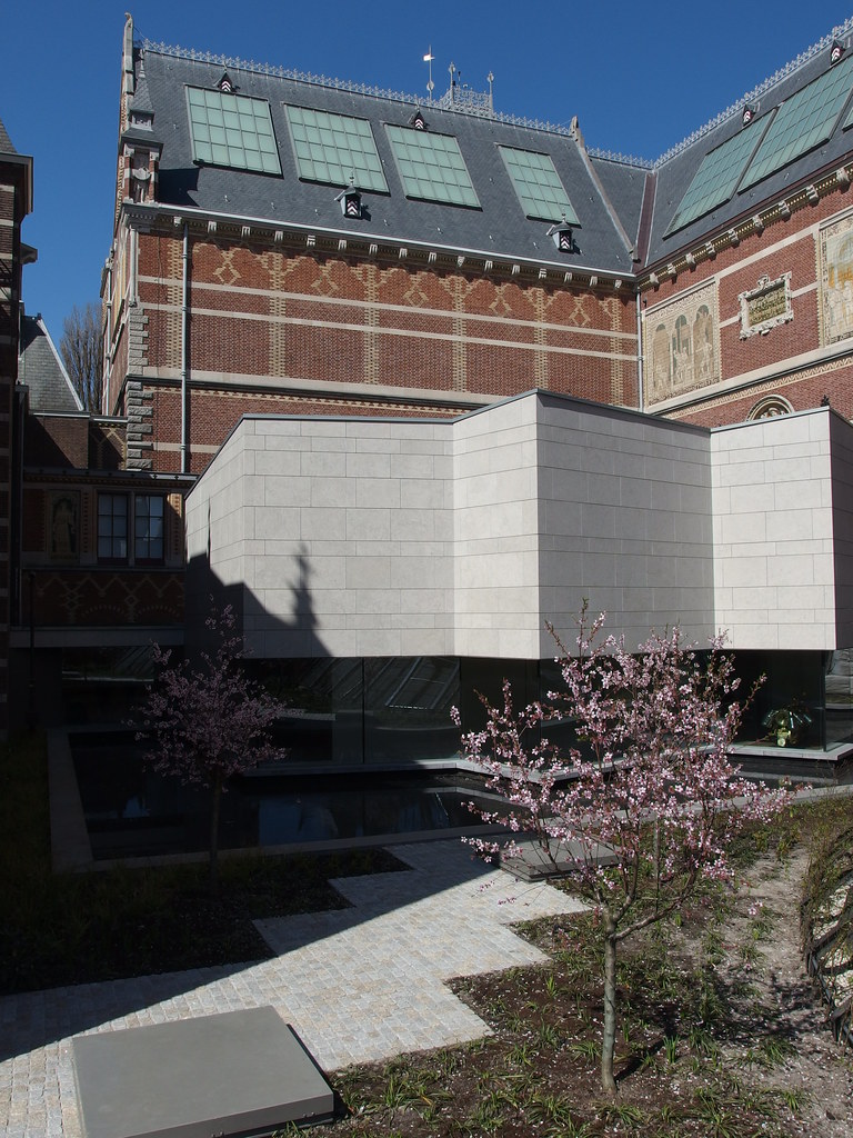 Home and Garden in Amsterdam: Stories of Neighbours and Green Spaces that Shape Our City