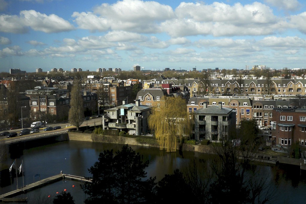 Amsterdam Coalition Reviews Options on Housing and Visitor Pressures