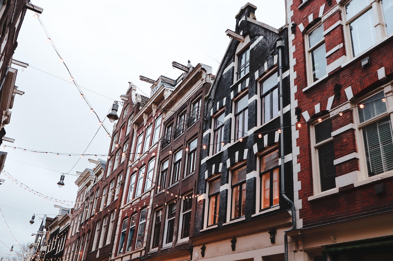 Amsterdam Crime Registrations Drop While Victim Reports Surge in 2025